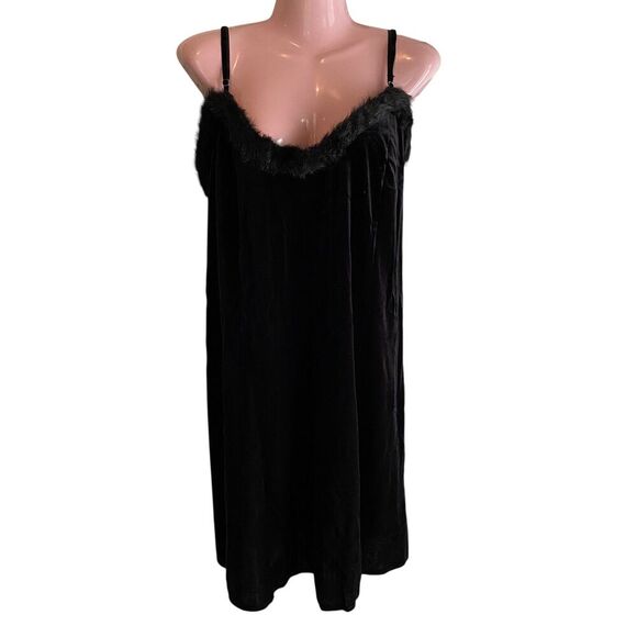 Lane Bryant Nightgown Womens 22 24 Black Velvet Faux Fur Trim Slip Chemise - Picture 1 of 6
